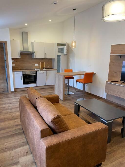Apartment In Zentraler Lage Mit Privatparkplatz Grafenwohr Eksteriør billede