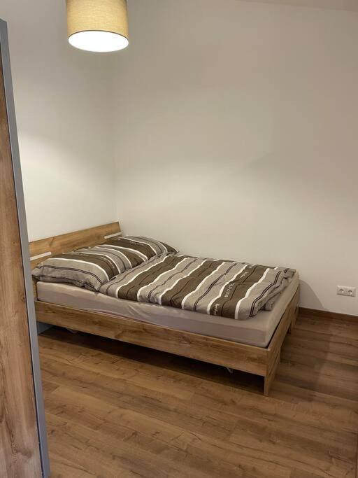 Apartment In Zentraler Lage Mit Privatparkplatz Grafenwohr Eksteriør billede